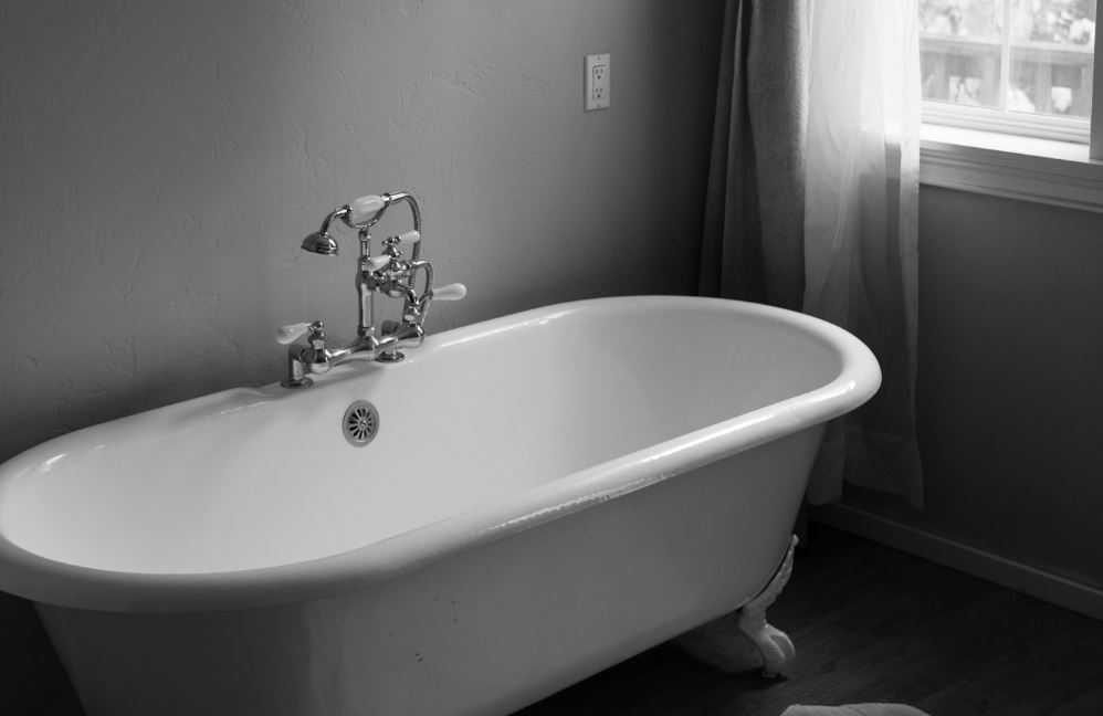 What To Do If Your Tub Won’t Drain